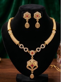gold-pated-necklce-UBJKGN2